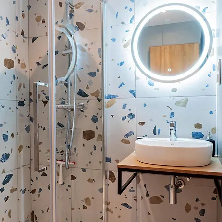 Aruka - Bardzo Blisko Plazy